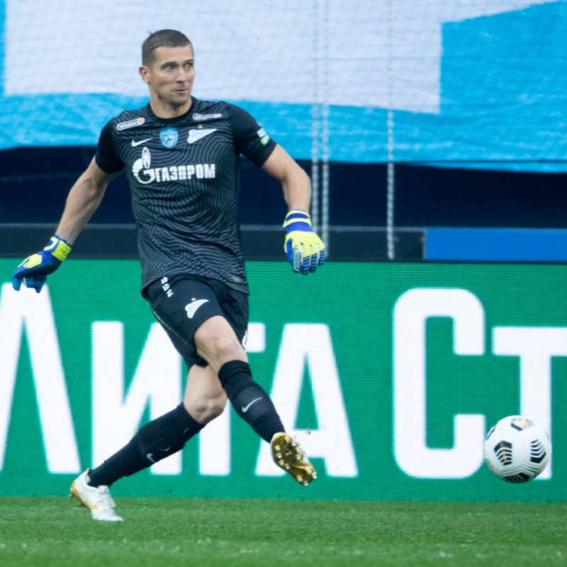 Mikhail Kerzhakov extends contract with Zenit for one season