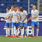 Komlichenko header and Philipp penalty secure Dynamo win