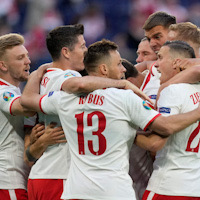 More St. Petersburg misery for Krychowiak as Slovakia beat 10-man Poland