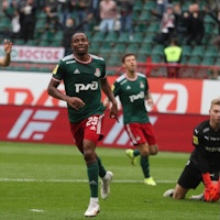 Kamano blasts Lokomotiv to comfortable win