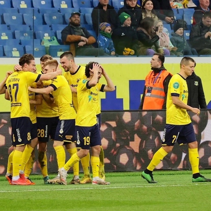 Defenders score winners from nowhere for shorthanded Rostov