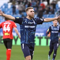 Ivan Sergeev signs for Zenit
