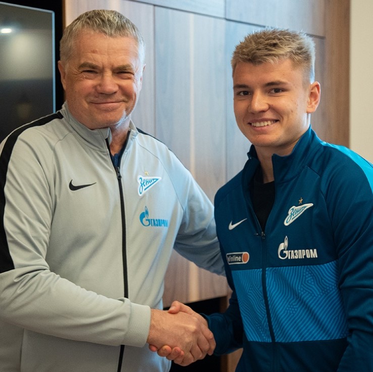 Zenit re-sign Andrey Mostovoy