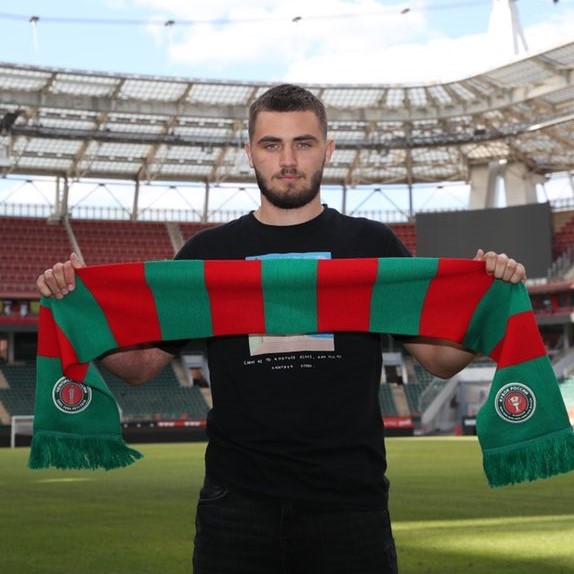 Maksim Nenakhov signs for Lokomotiv