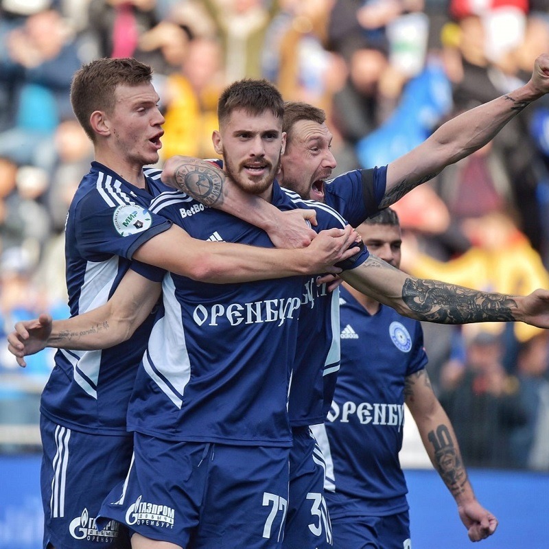 Orenburg continues successful streak with romantic win